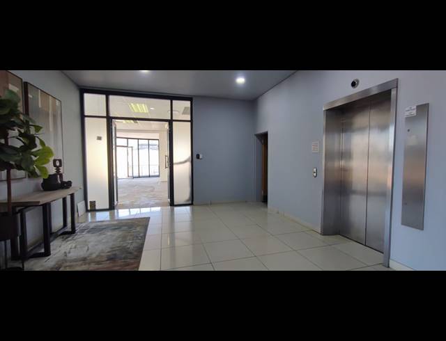 359.70M² OFFICE TO LET IN ZWARTKOP
